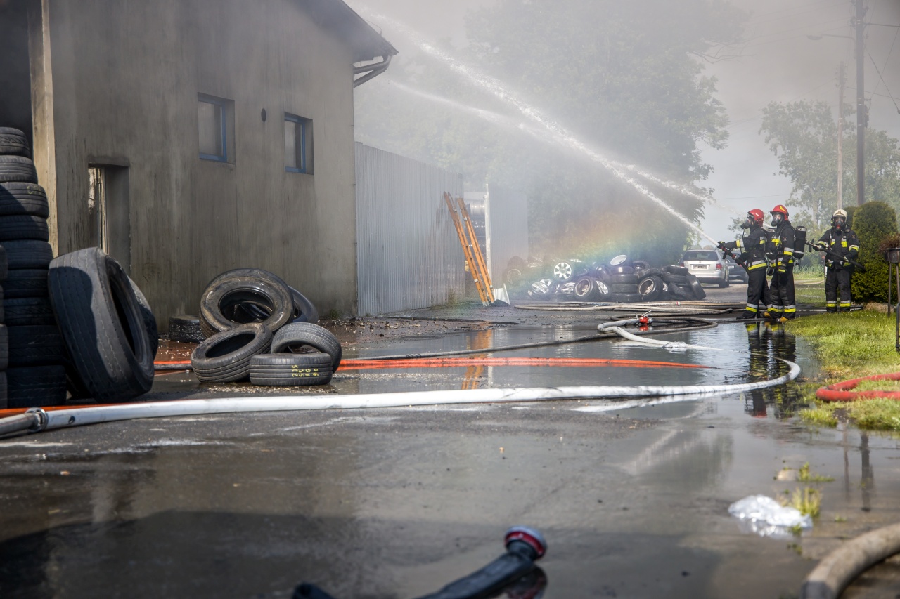 Pożar warsztatu wulkanizacyjnego w opolskim. Spłonęło składowisko opon