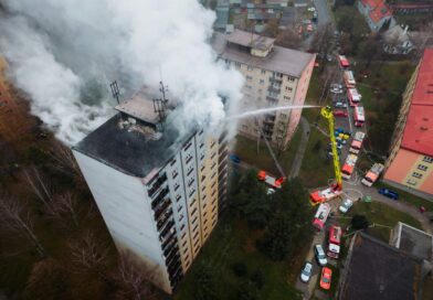 Pożar bloku w Czeskim Cieszynie. W akcji uczestniczyli polscy strażacy