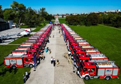 Kolejne 23 nowoczesne samochody ratownicze dla małopolskich strażaków