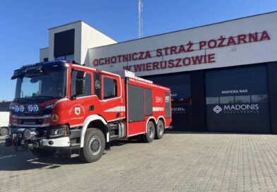 Nowy ciężki wóz gaśniczy dla OSP Wieruszów. Scania za blisko 2 mln zł