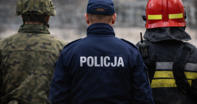 41 pytań Błaszczaka o bezpieczeństwo państwa. MSWiA odpowiada, co robi Polska